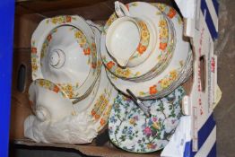 Quantity of Alfred Meakin dinner wares decorated with orange and yellow flowers