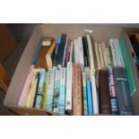 Quantity of assorted books to include arts reference, history and others