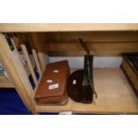 Gentlemans shaving set together with wooden letter rack and two items of brass ware