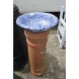 Chimney pot together with a wash bowl (2)