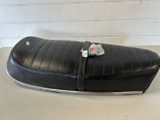 Yamaha R5 motorcycle seat complete with cover