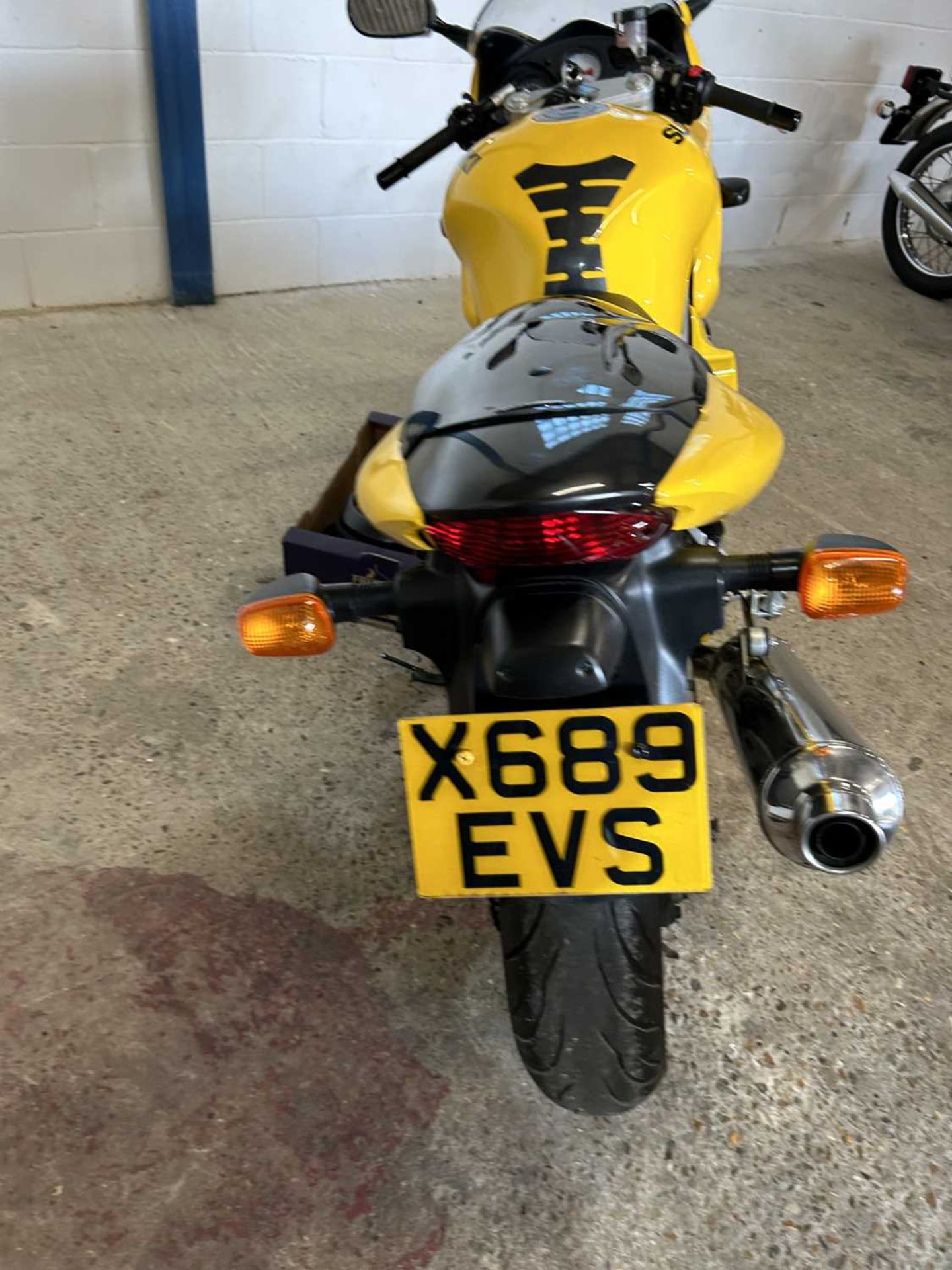 Suzuki SV650s in excellent condition, 10,000 miles, current MOT expires 24.05.2024, only 2 owners - Image 10 of 11