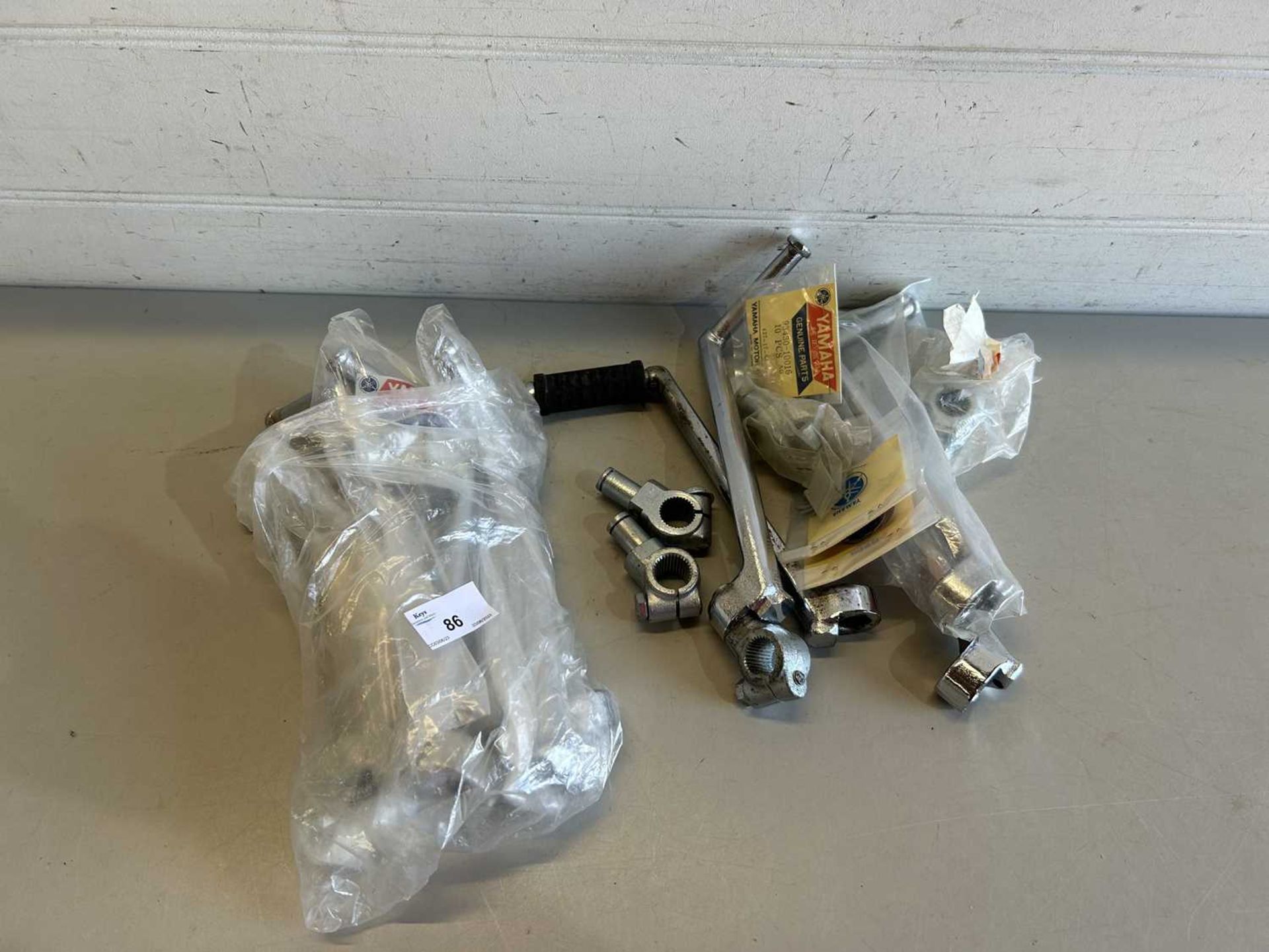 A large quantity of kick start levers and kick cranks Part No: 278/15621/00 and 27815611/00