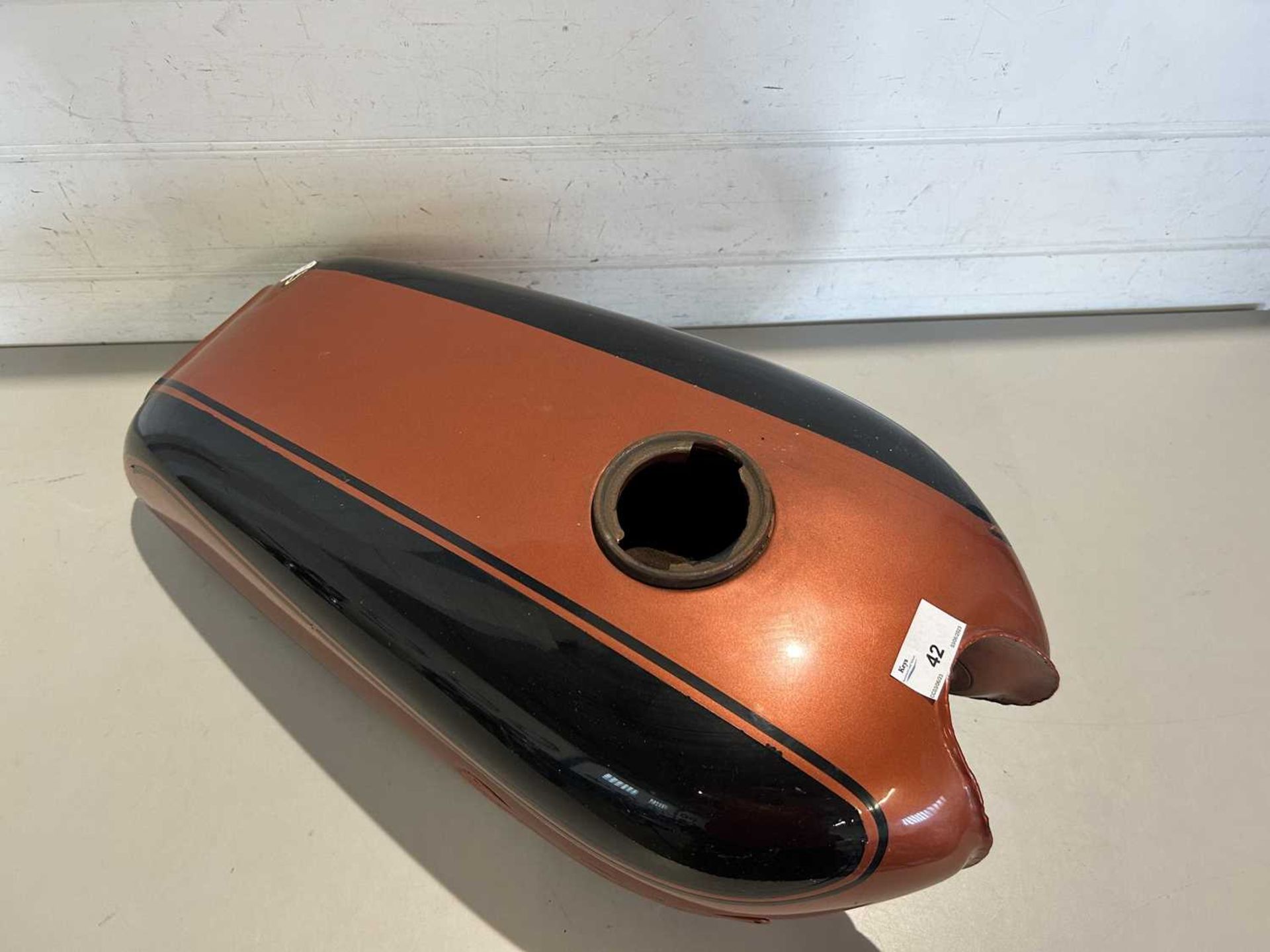Fuel tank for Yamaha R5 motorcycle, orange and black - Image 2 of 3
