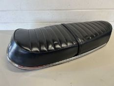 Yamaha R5 motorcycle seat complete with cover