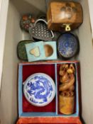 Collection of various assorted modern small pill and trinket boxes, a boxed modern Chinese