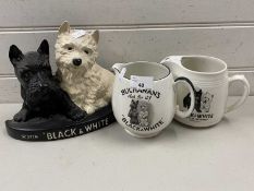 Mixed Lot: Buchanans black and white Scotch Whisky advertising items comprising two jugs and a