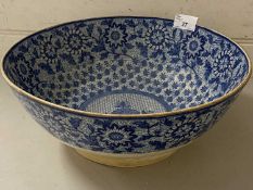 19th Century English pearl ware circular pedestal bowl
