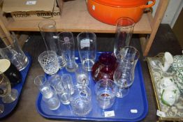 Mixed glass ware to include beer glasses and others