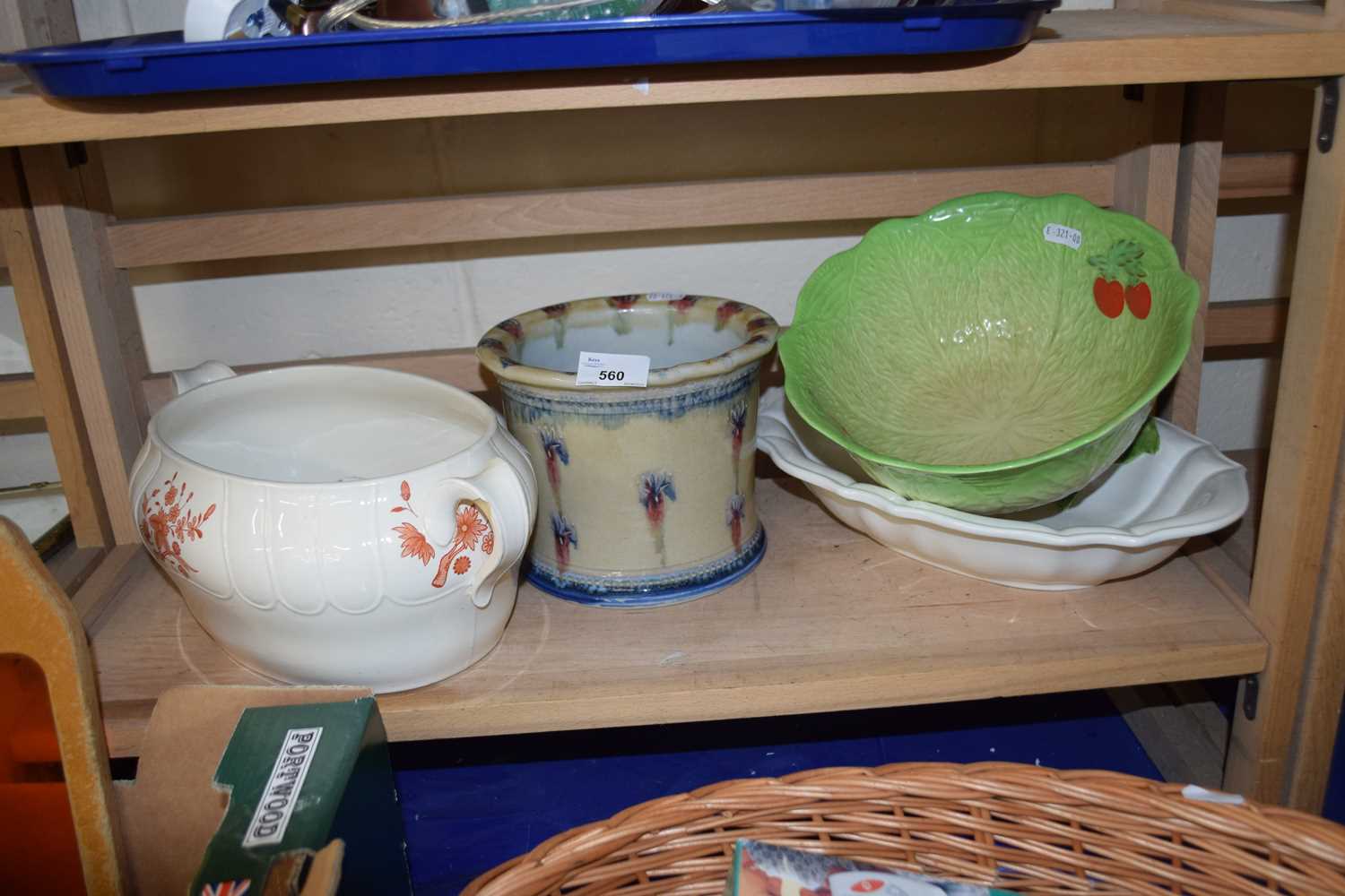 Mixed Lot: Beswick leaf style dish together with other ceramics