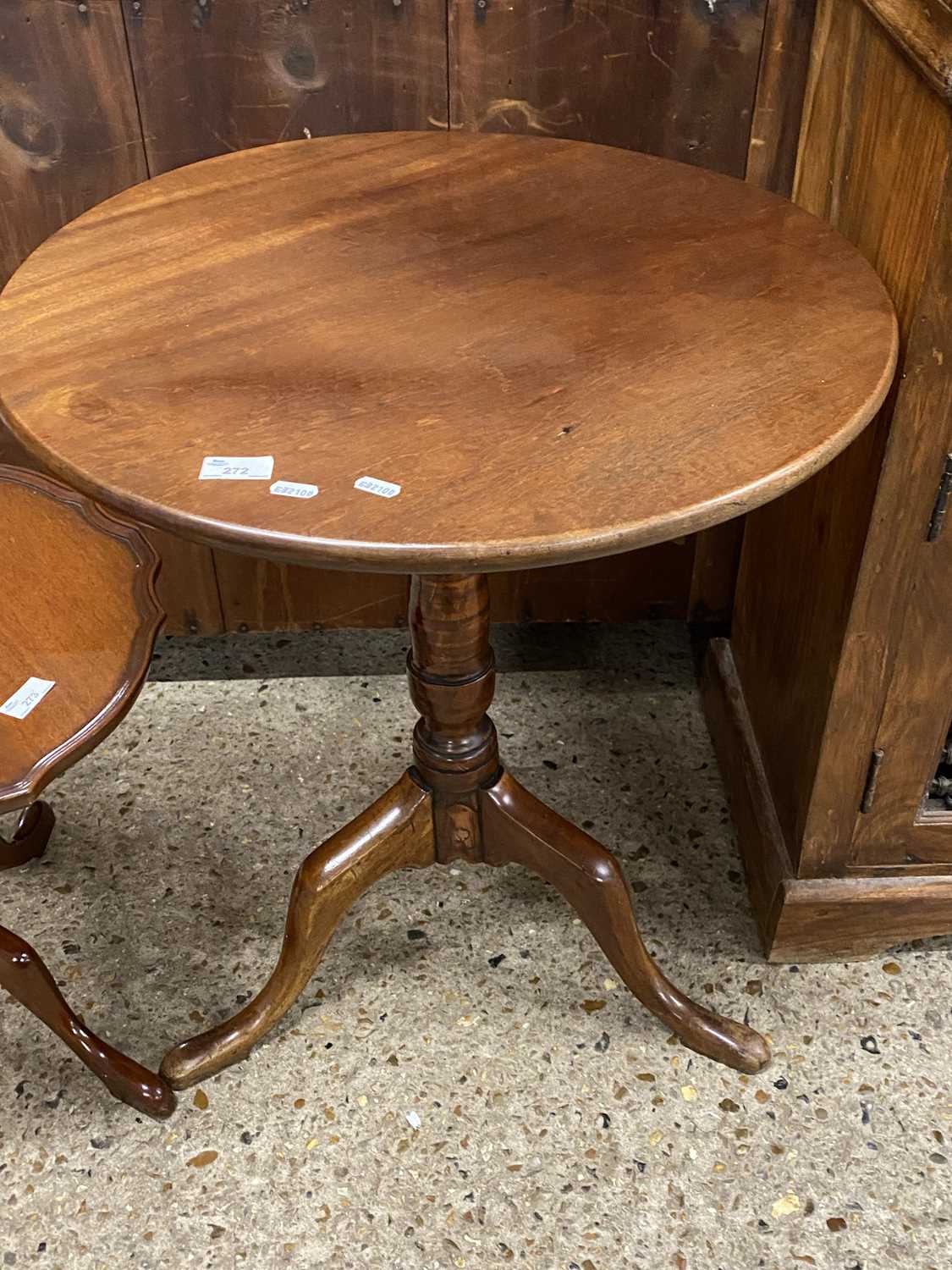 19th Century mahogany pedestal supper table on turned column with tripod base, top 60cm diameter