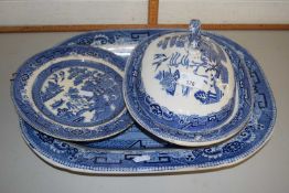 Blue and white Willow pattern meat plate together with similar serving dish and dinner plate (3)