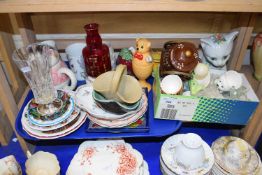 Mixed Lot: Ceramics, glass ware, novelty teapots etc