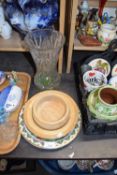 Glass vase, two wooden bowls and a collectors plate (4)