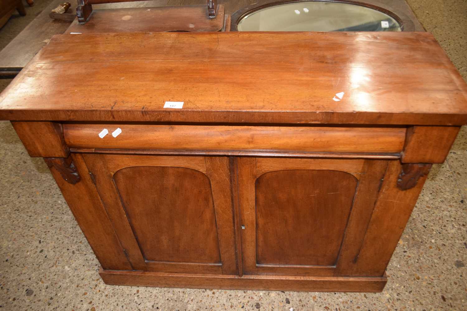 Small Victorian mahogany veneered two door one drawer sideboard, 104cm wide