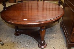 Reproduction circular coffee table on turned legs