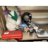 Mixed Lot: Cuddly rabbit, dog figurines and other items