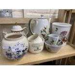 Mixed Lot: Utensils pot, teapot, milk jug and other ceramics