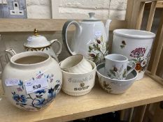 Mixed Lot: Utensils pot, teapot, milk jug and other ceramics