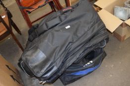 Mixed Lot: Daiwa fishing bags and other items