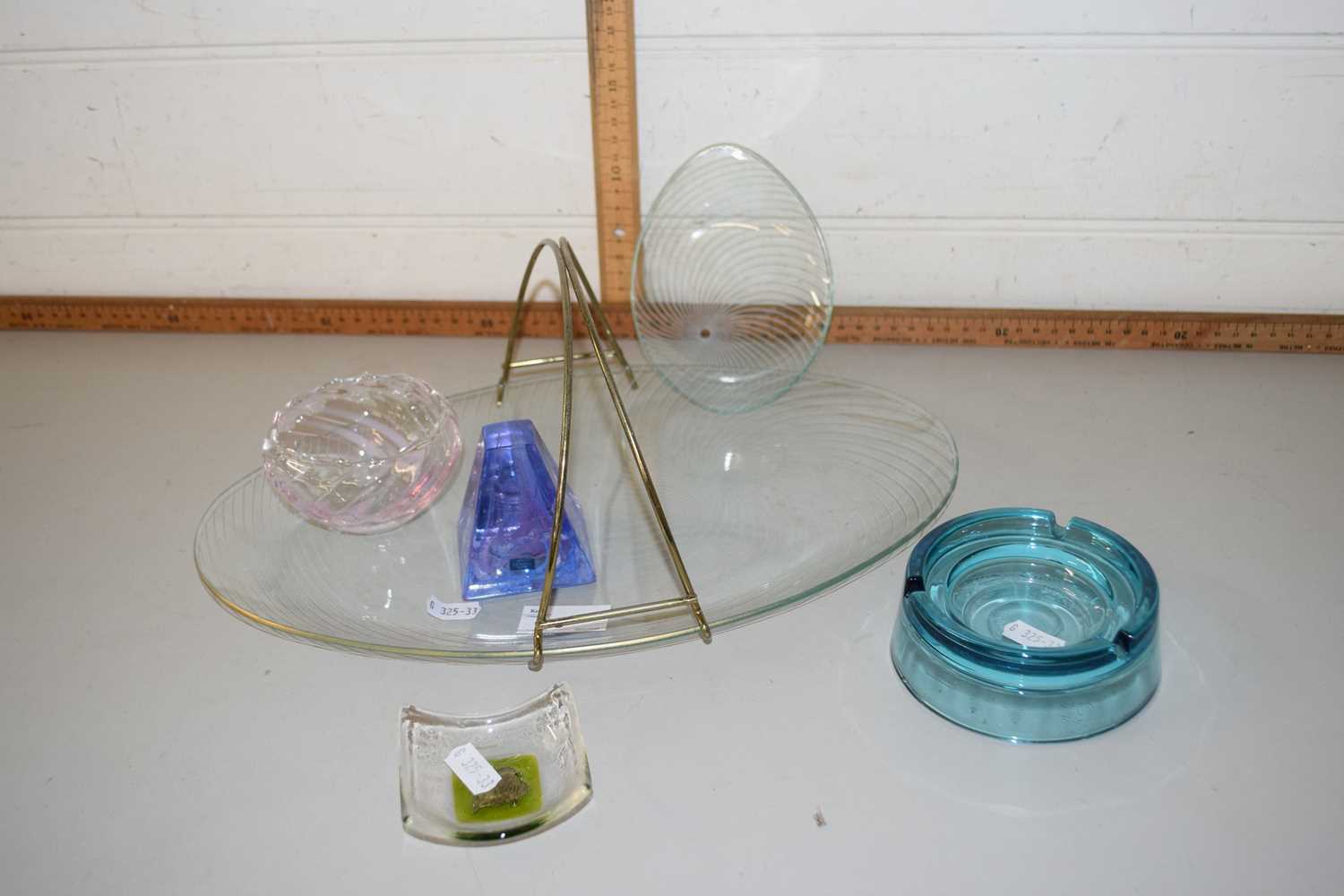 Mixed Lot: Glass ware to include mid 20th Century style oval serving dish with matching pin dish,