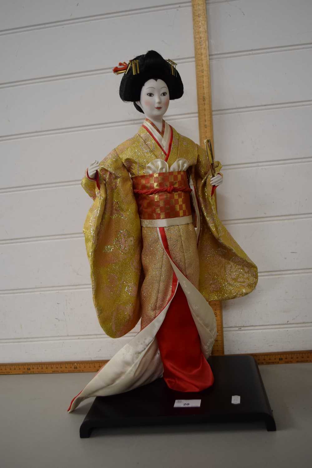 Model of a Geisha, approx 58cm high including base