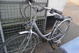 A ladies silver Mayfair Classic bicycle