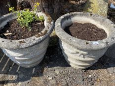 Pair of 20th Century concrete planters with ribbed decoration, 52m diameter