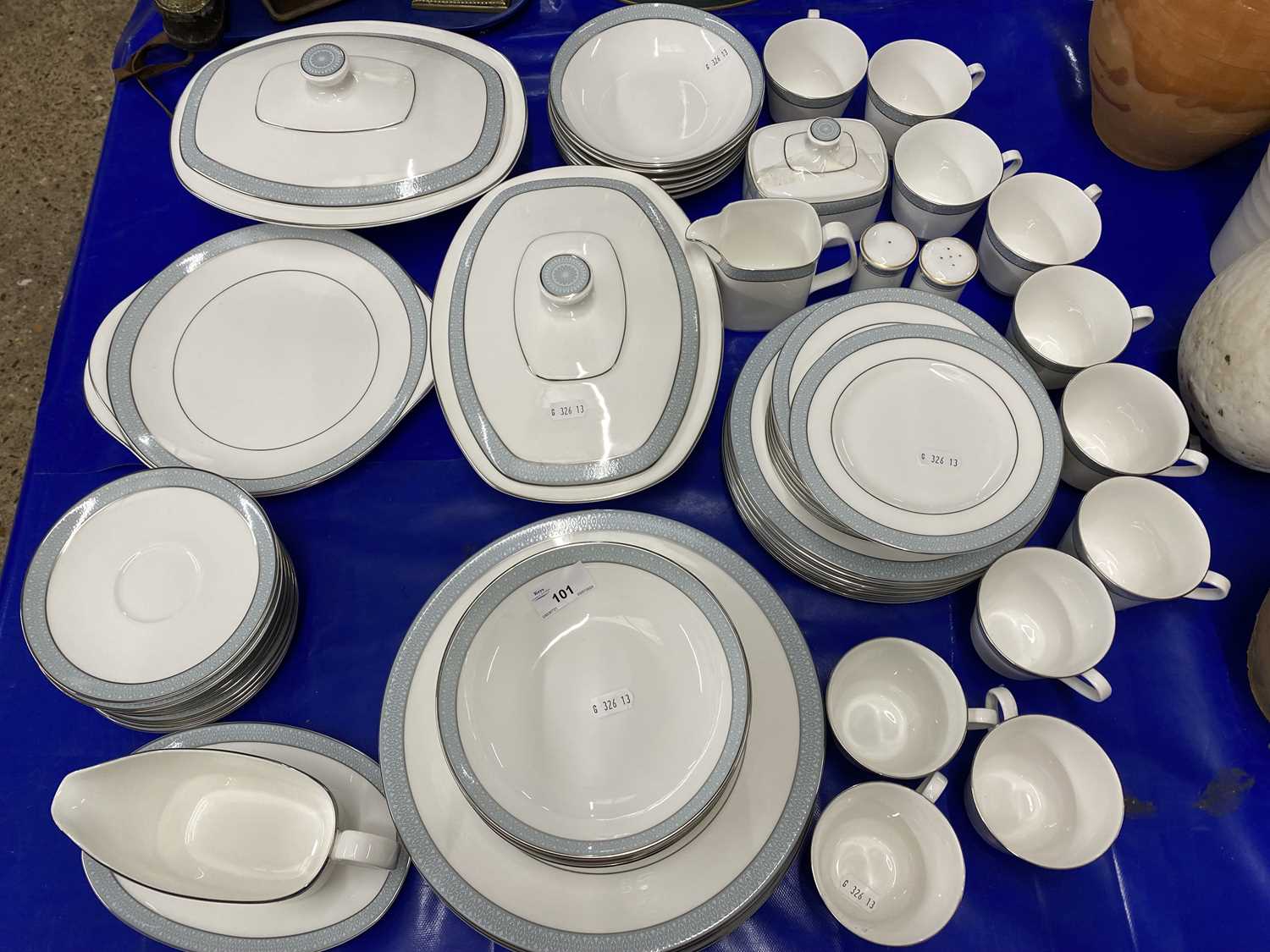 Quantity of Royal Doulton Etud dinner wares