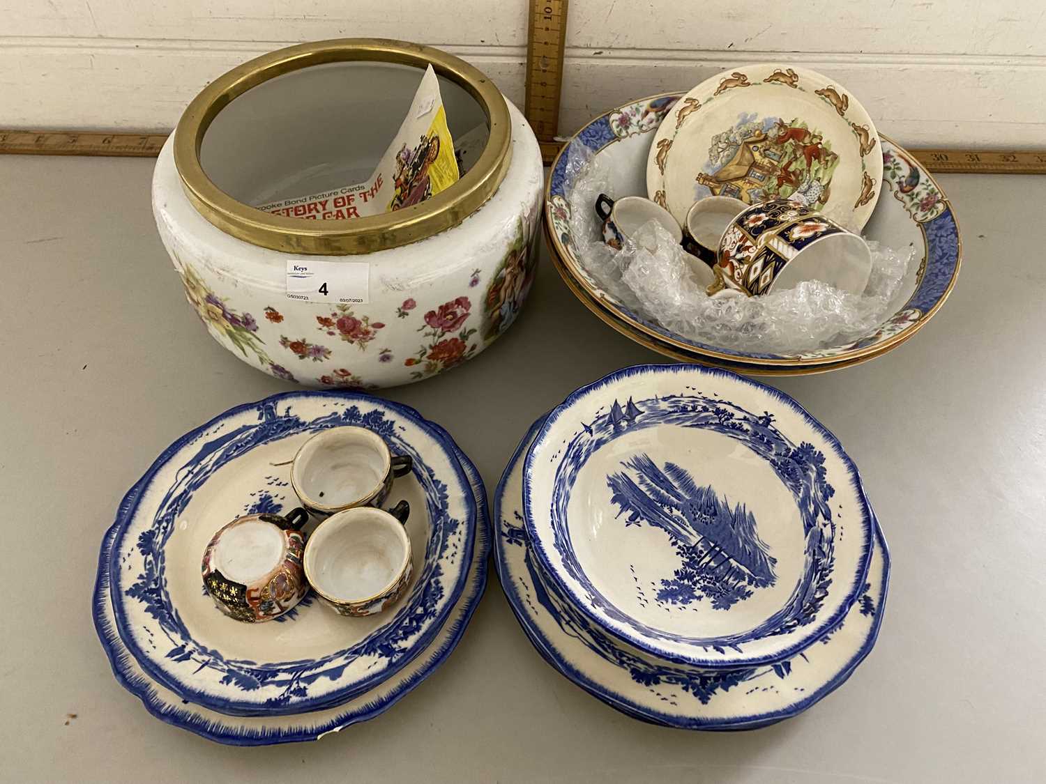 Mixed Lot: Various assorted ceramics to include Royal Doulton Norfolk pattern, Bunnykins plates,