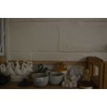 Mixed Lot: Various assorted ceramics to include pottery vase formed as geese, various small