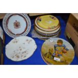 Mixed Lot: Various decorated plates to include collectors editions