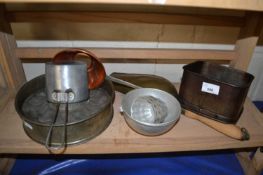 Mixed Lot: Various vintage kitchen wares
