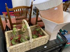 Large wicker basket together with three lampshades (4)