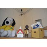 Mixed Lot: Snoopy model and money box, vintage View Master cards and other items