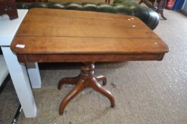 Small rectangular topped Georgian oak pedestal table raised on four outswept legs, 89cm wide