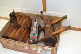 Box of various wood working planes