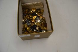 Box of various military and other buttons