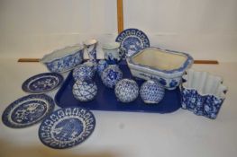 Mixed Lot: Various blue and white ceramics to include jelly mould, planter, decorative balls etc