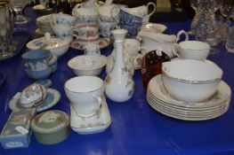 Large mixed lot of ceramics to include a range of Wedgwood, Jasper wares, small vases plus further