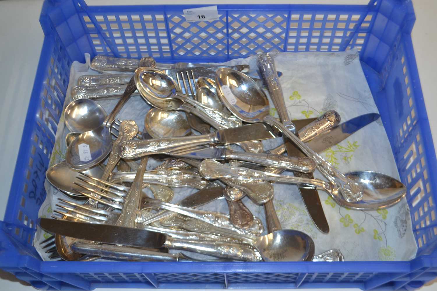 Box of various assorted Kings pattern silver plated cutlery