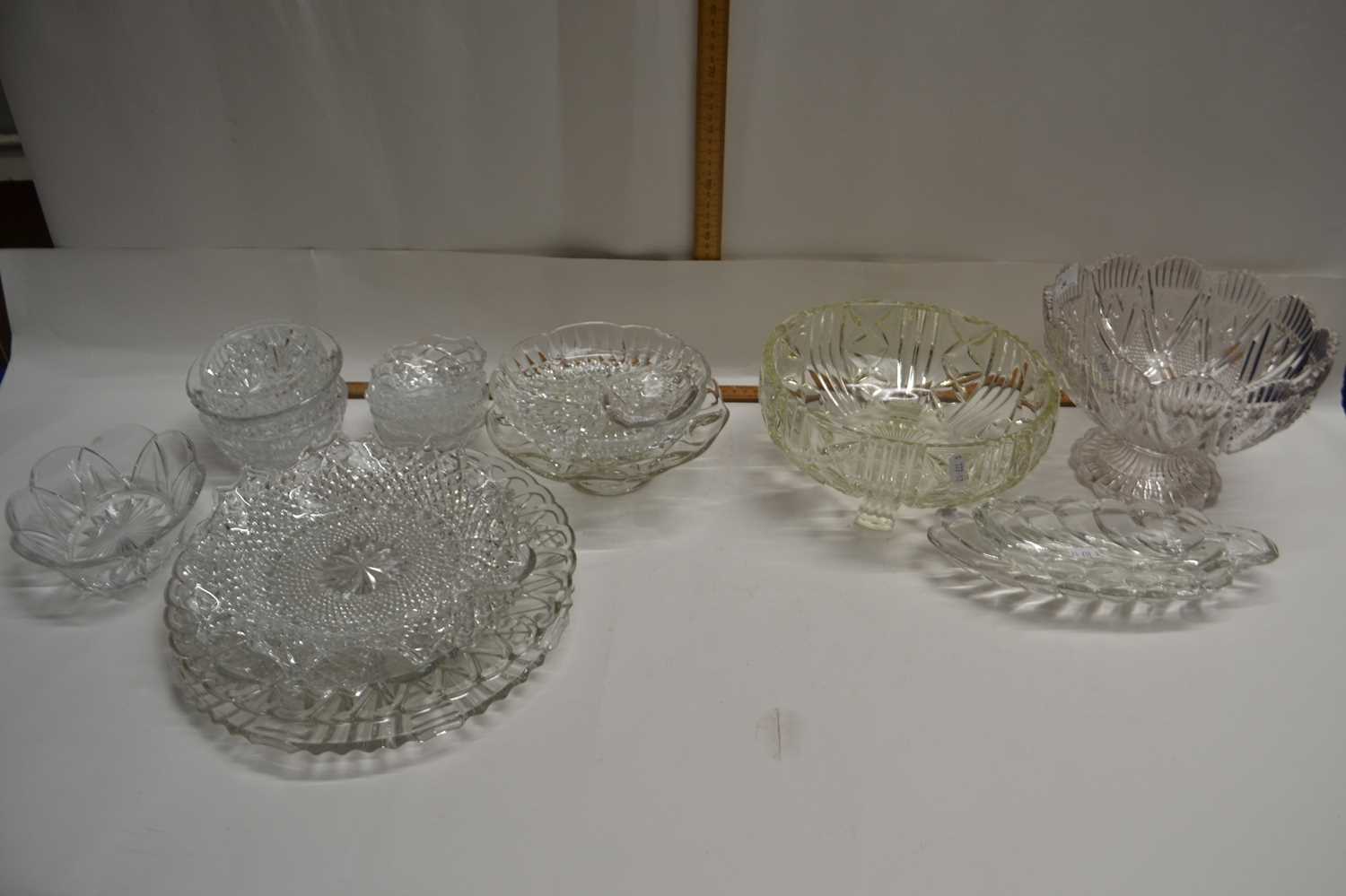 Mixed Lot: Various glass bowls