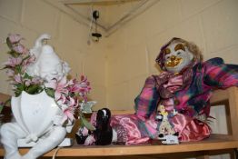 Mixed Lot: Various clown ornaments