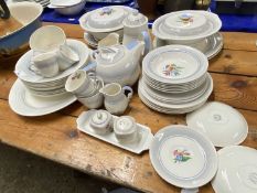 Quantity of Mid Winter floral decorated tea, coffee and table wares