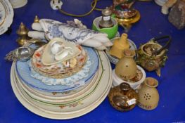 Mixed Lot: Assorted items to include oval serving dishes, tea wares, trinket dishes and other items