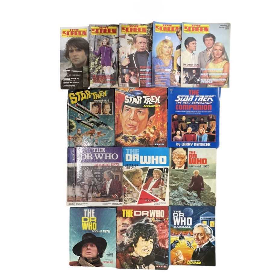 A collection of 1980s Sci-Fi annuals and magazines, to include: - Dr Who Annuals: 1965 / 1973 - 1977