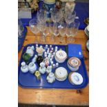 Mixed Lot: Various assorted thimbles, collection of small reproduction vases and miniature plates