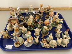 Mixed Lot: Various assorted small animal ornaments and other figures to include Hummel