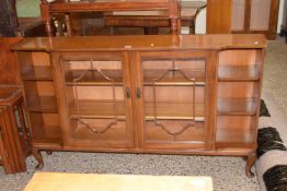 Reproduction mahogany veneered bookcase cabinet with glazed centre section, 152cm wide