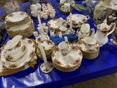 Good quantity of Royal Albert Old Country Rose tea and table wares